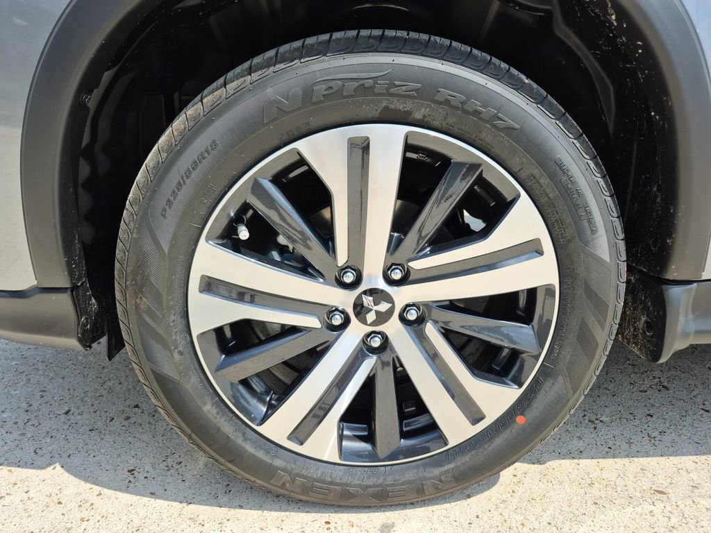 Used 2025 Mitsubishi Outlander Sport ES AWD/4WD image 27
