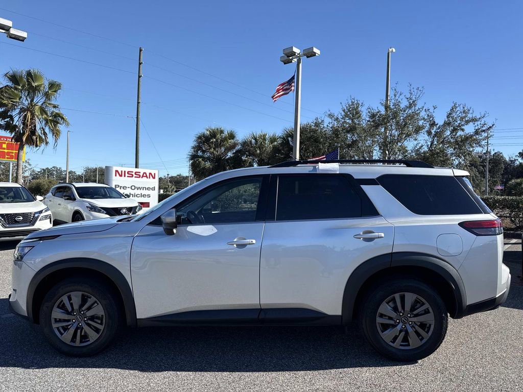 Certified 2024 Nissan Pathfinder SV image 7