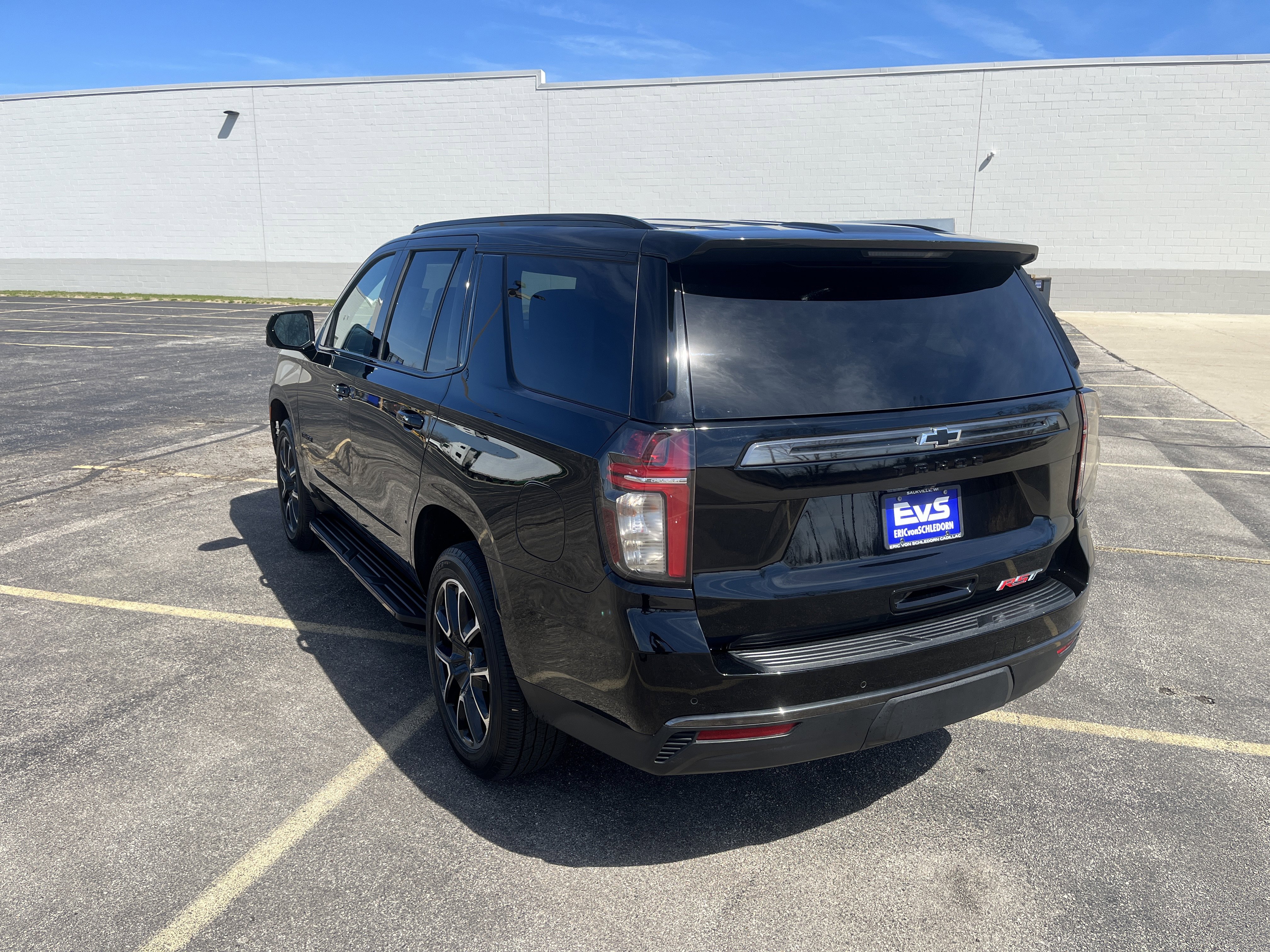 Used 2022 Chevrolet Tahoe RST w/ Luxury Package image 4