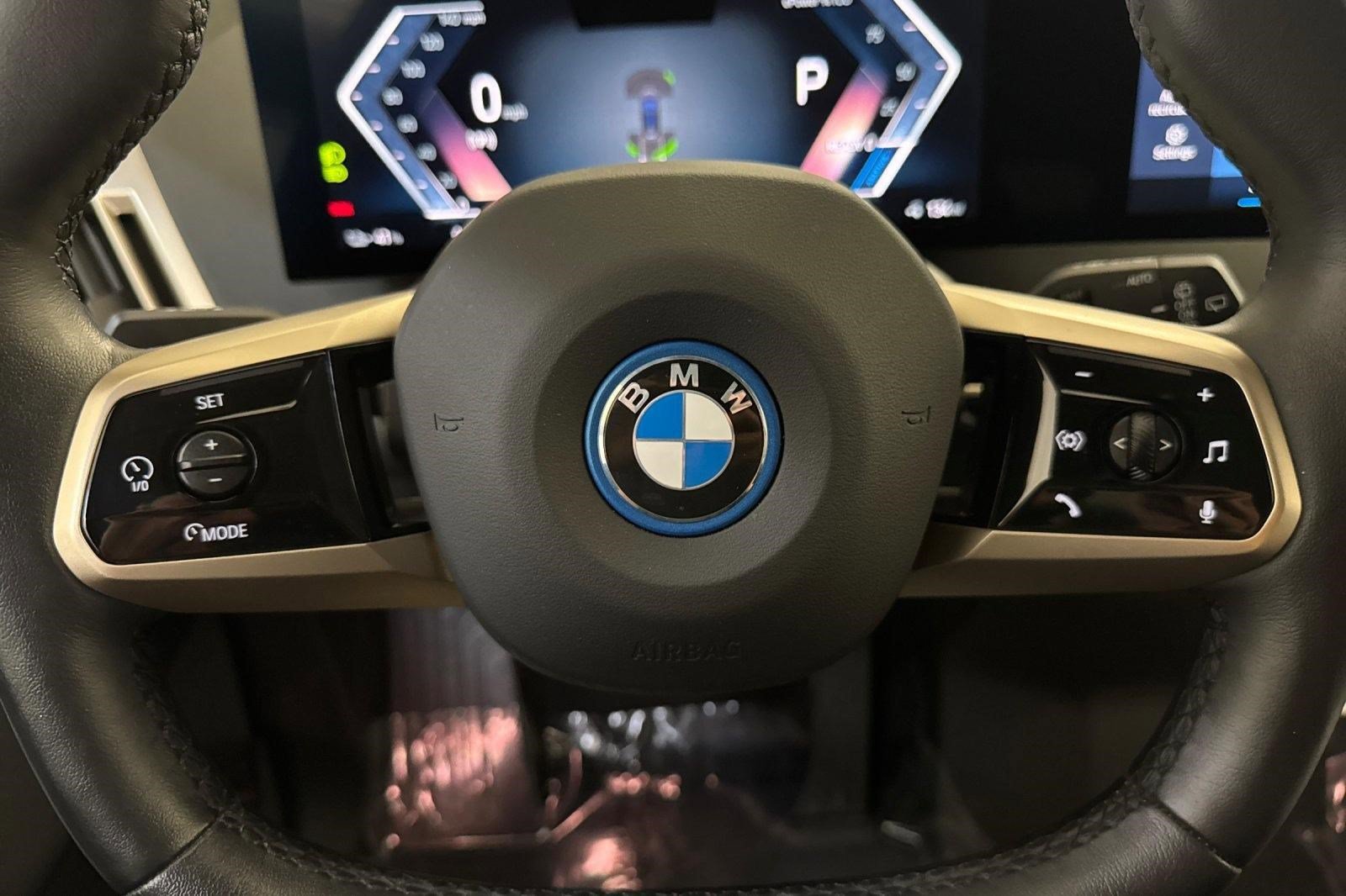 Certified 2023 BMW iX xDrive50 w/ Sport Package AWD/4WD image 16