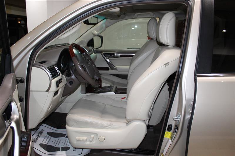 Used 2012 Lexus GX 460 w/ Comfort Plus Pkg AWD/4WD image 30