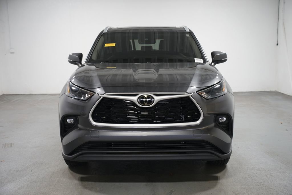 Certified 2024 Toyota Highlander XLE video 2