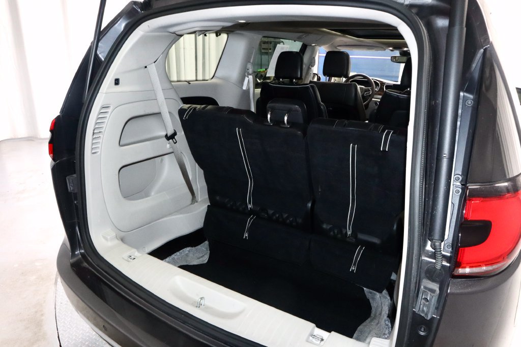 Used 2023 Chrysler Pacifica Limited FWD image 13