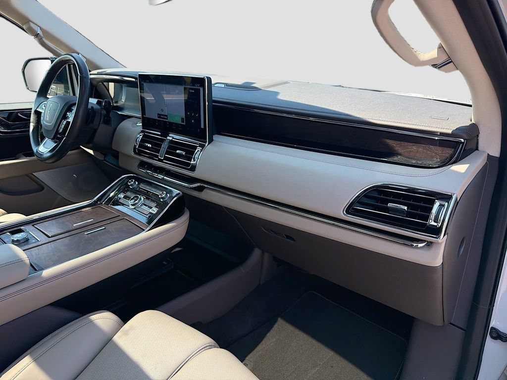 Used 2023 Lincoln Navigator Reserve AWD/4WD image 35