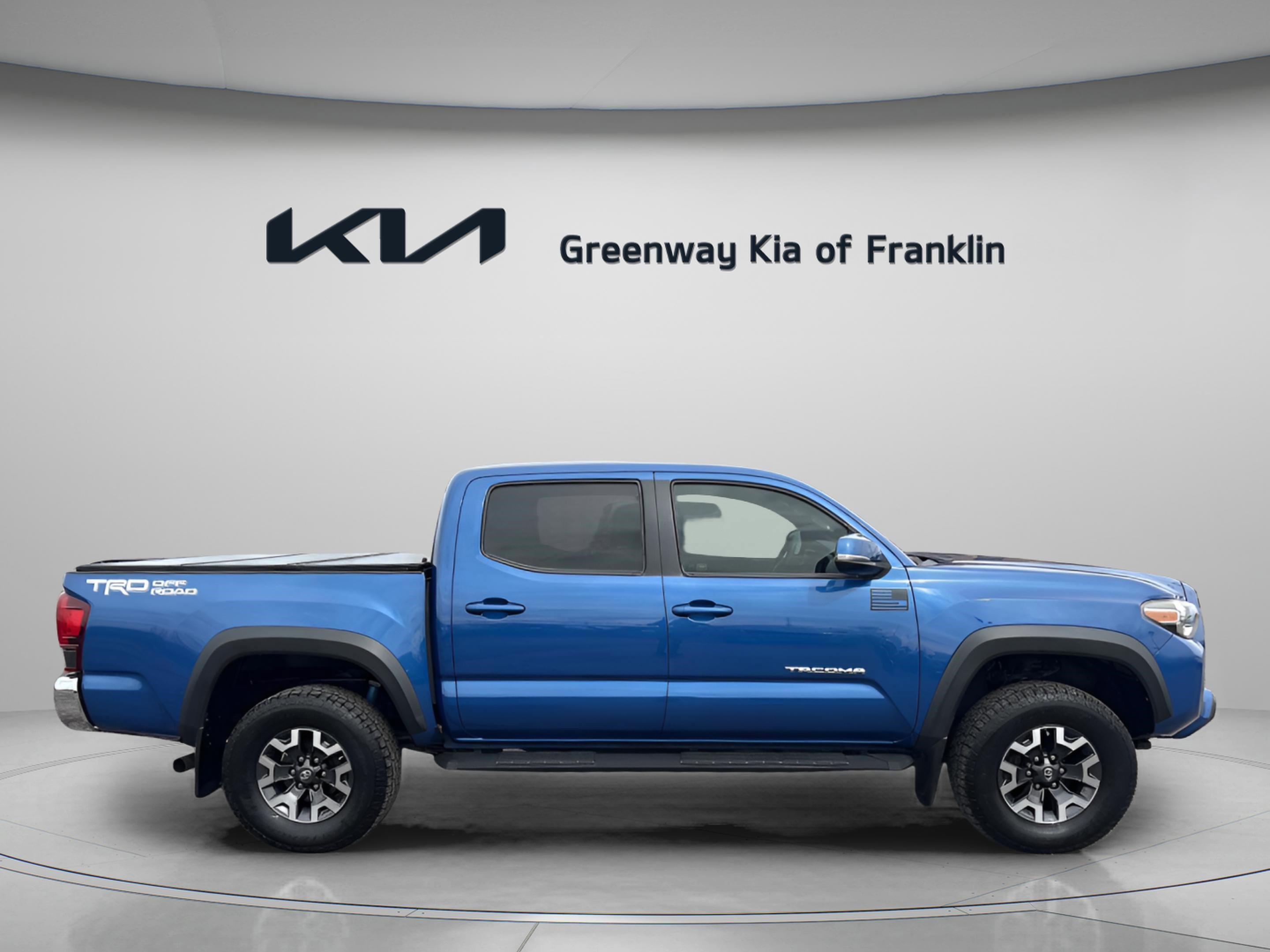 Used 2018 Toyota Tacoma TRD Off-Road image 8