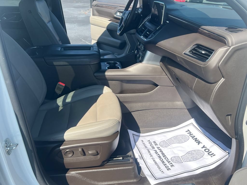 Used 2022 Chevrolet Suburban LT w/ Luxury Package AWD/4WD image 29