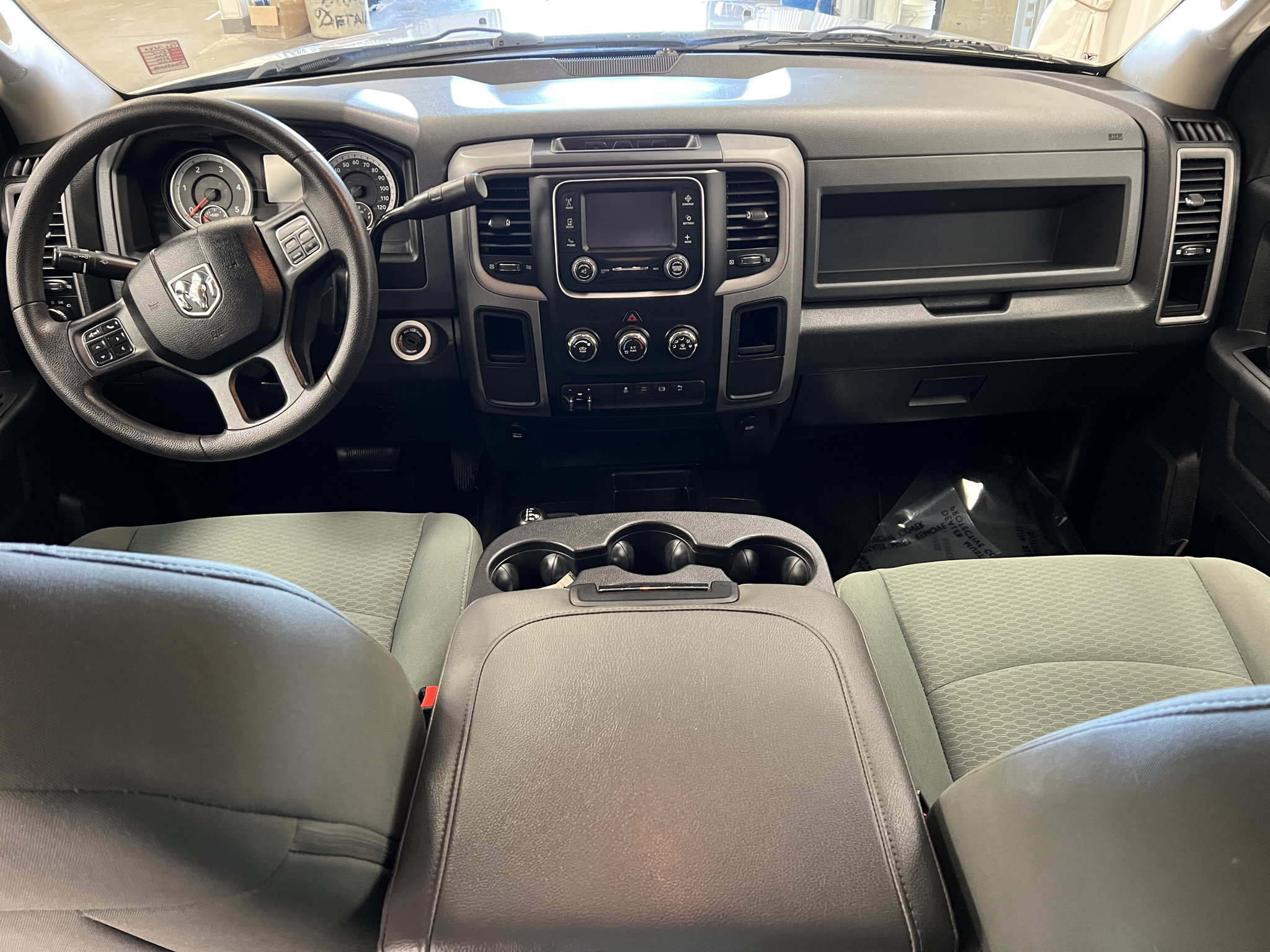 Used 2015 RAM 2500 Tradesman w/ Chrome Appearance Group AWD/4WD image 9