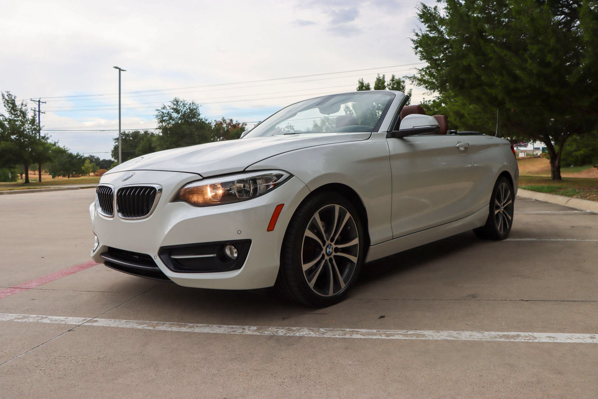 Used 2016 BMW 228i Convertible RWD image 3