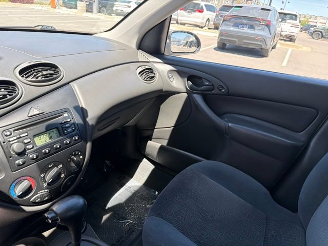 Used 2001 Ford Focus SE FWD image 15
