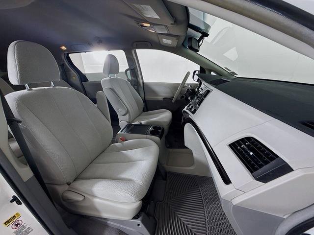 Used 2011 Toyota Sienna LE image 24