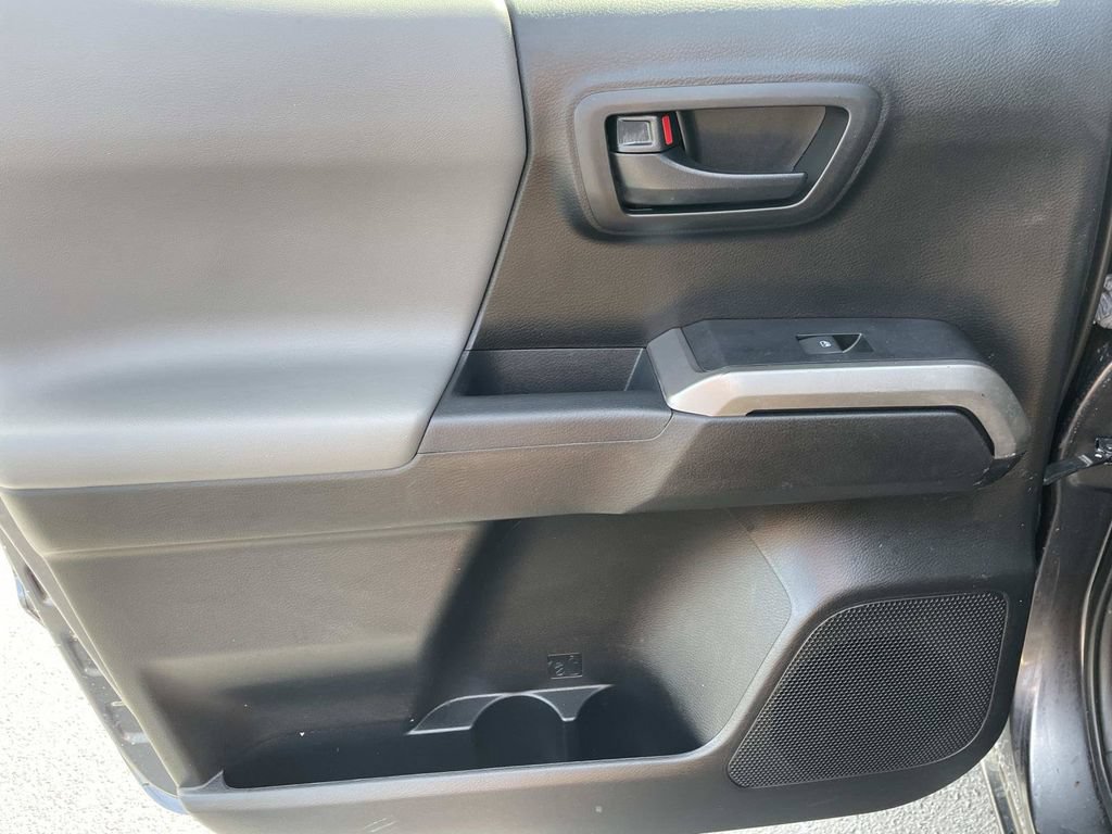Used 2021 Toyota Tacoma SR5 RWD image 13