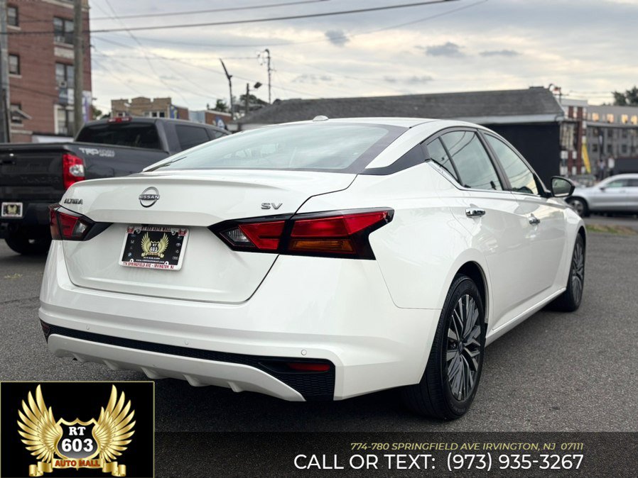Used 2024 Nissan Altima 2.5 SV FWD image 5