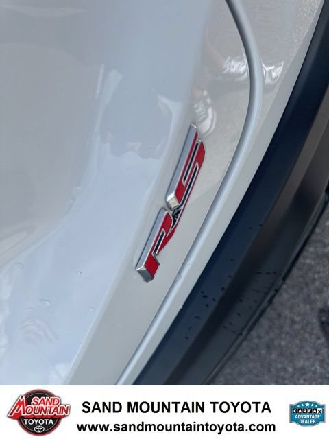 Used 2024 Chevrolet Trax RS w/ Sunroof Package FWD image 9