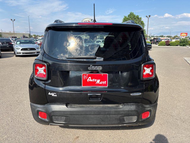 Used 2018 Jeep Renegade Latitude image 4