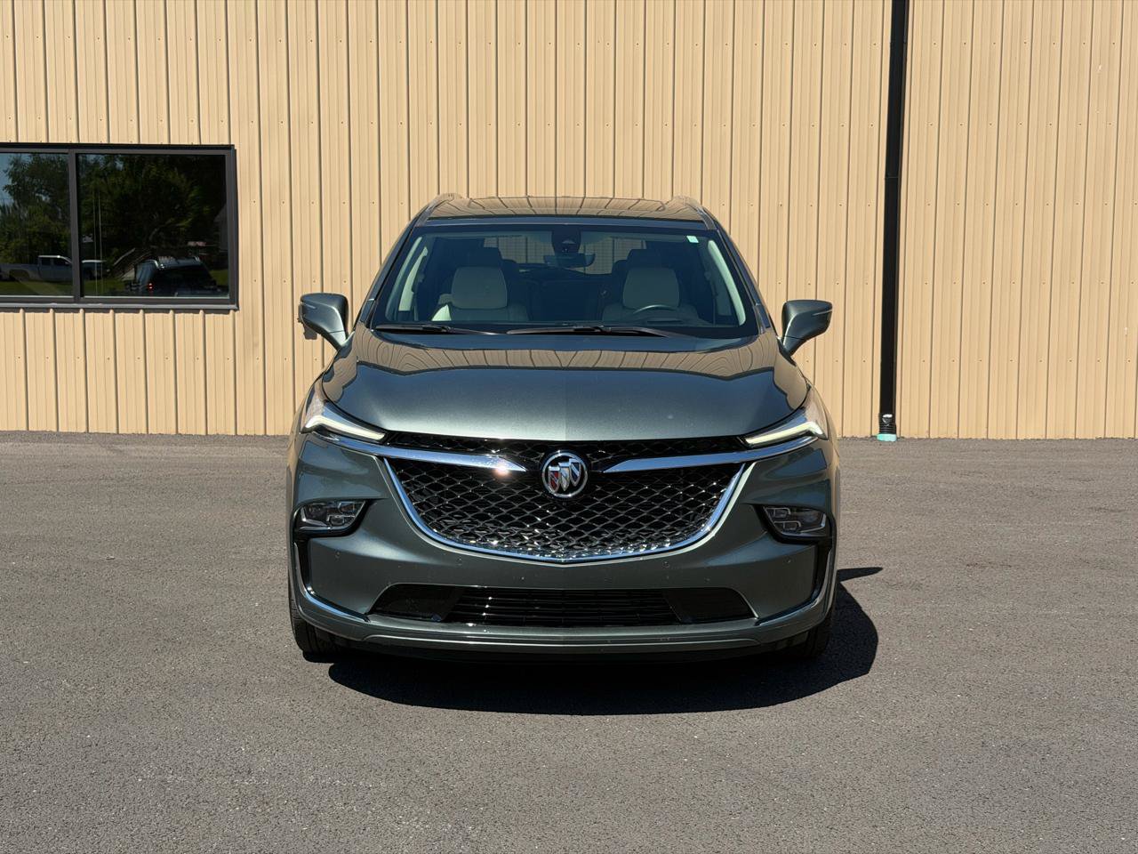 Used 2022 Buick Enclave Avenir w/ Avenir Technology Package FWD image 8
