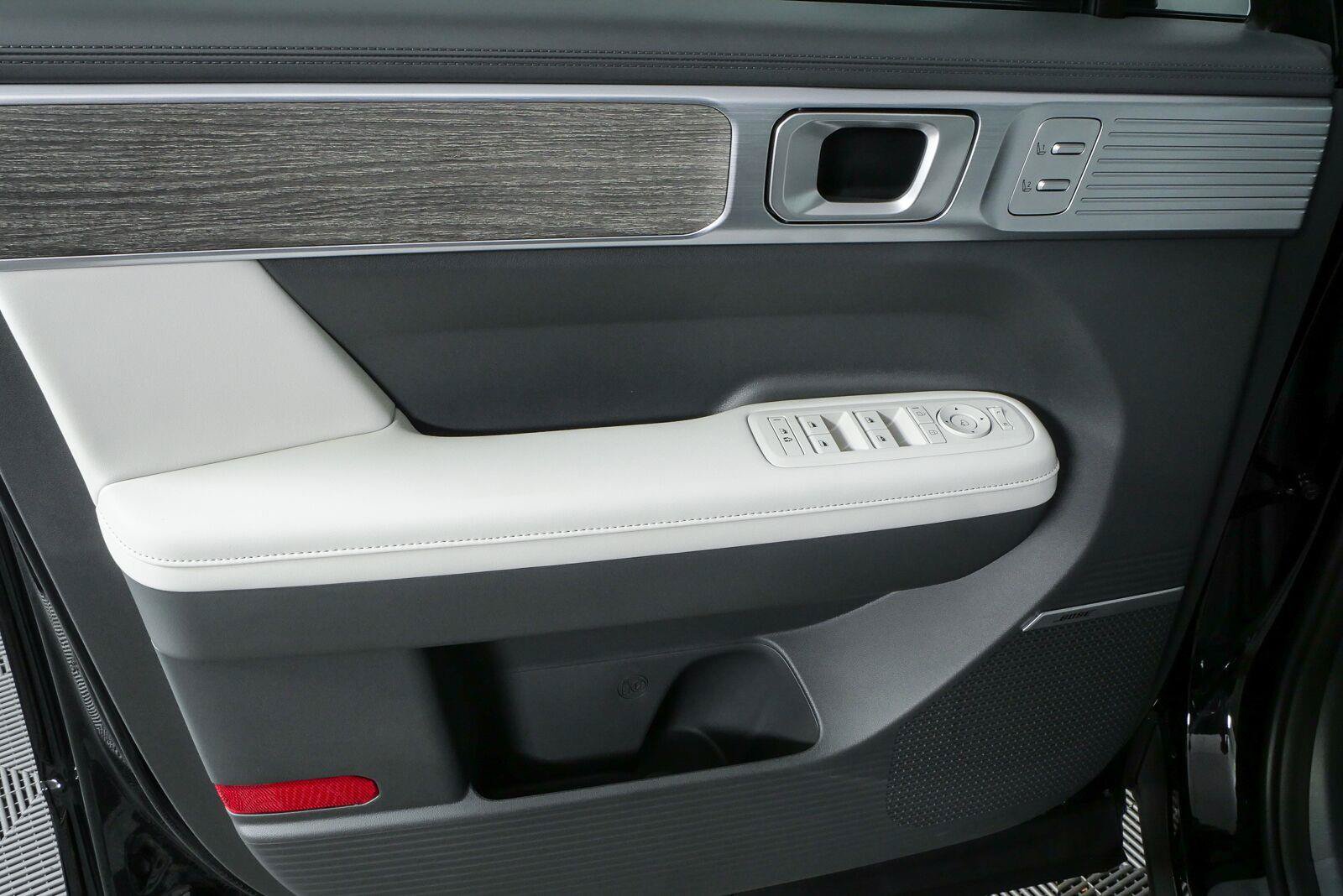 New 2026 Hyundai Santa Fe Limited FWD image 6