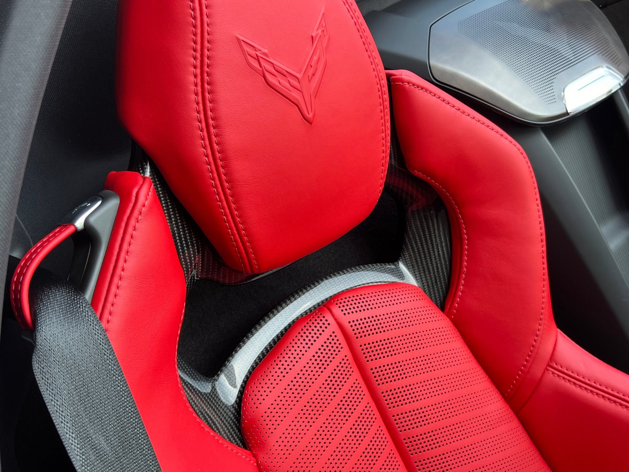 Used 2025 Chevrolet Corvette Z06 w/ Stealth Interior Trim Package RWD image 29