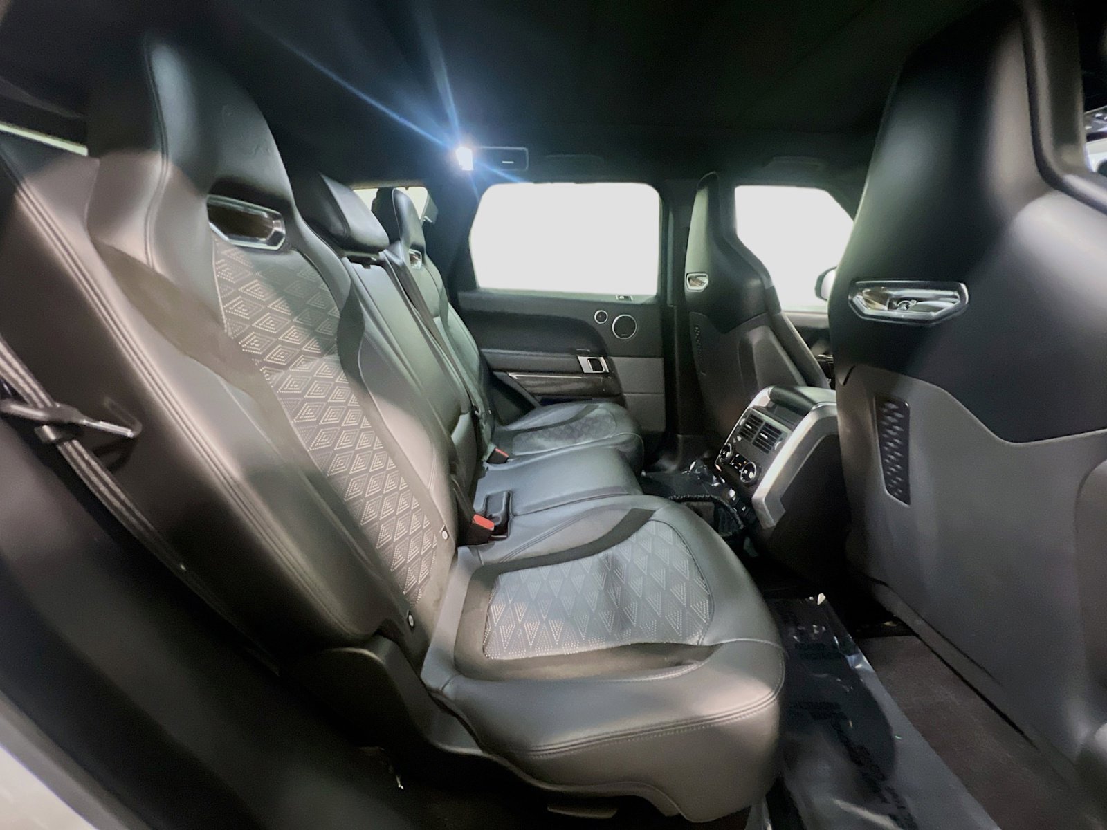 Used 2019 Land Rover Range Rover Sport SVR image 22