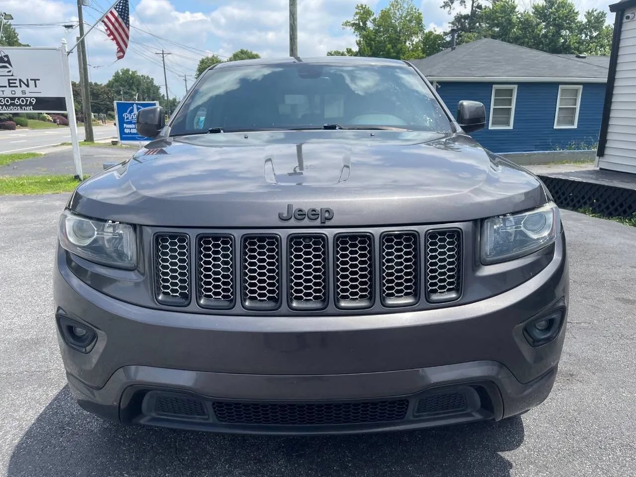 Used 2015 Jeep Grand Cherokee Altitude RWD image 2