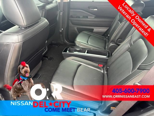 Used 2024 Nissan Pathfinder SL w/ SL Premium Package AWD/4WD image 10