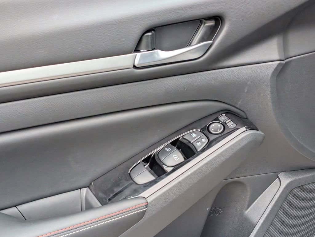 New 2025 Nissan Altima 2.5 SR w/ SR Premium Package image 16