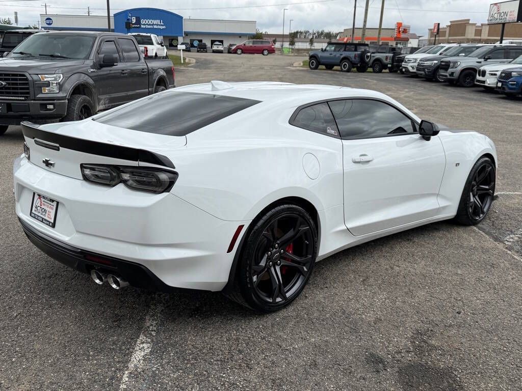 Used 2020 Chevrolet Camaro SS RWD image 7