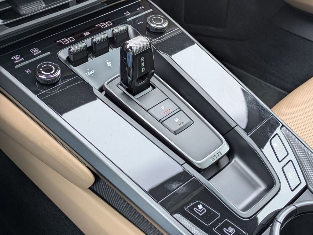 Used 2024 Porsche 911 Carrera w/ Premium Package image 24