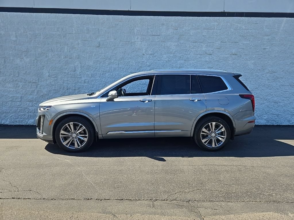 Used 2024 Cadillac XT6 Premium Luxury AWD/4WD image 3