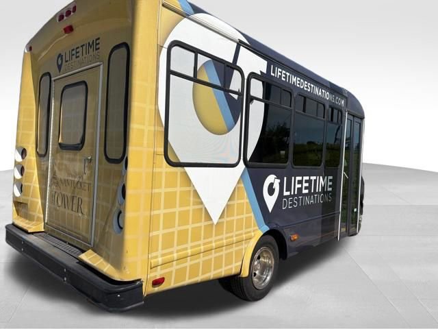 Used 2012 Ford E-350 and Econoline 350 Super Duty w/ Shuttle Bus Prep Pkg RWD image 4