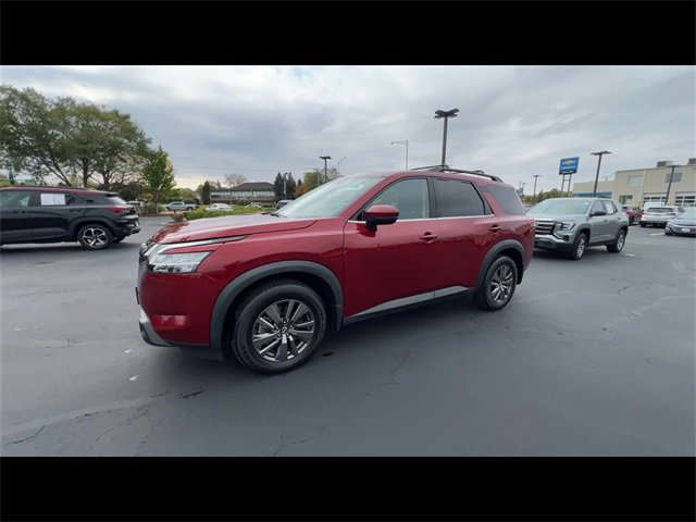 Used 2022 Nissan Pathfinder SV image 4