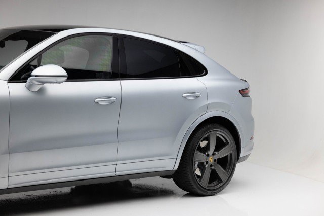 Used 2020 Porsche Cayenne Turbo image 31