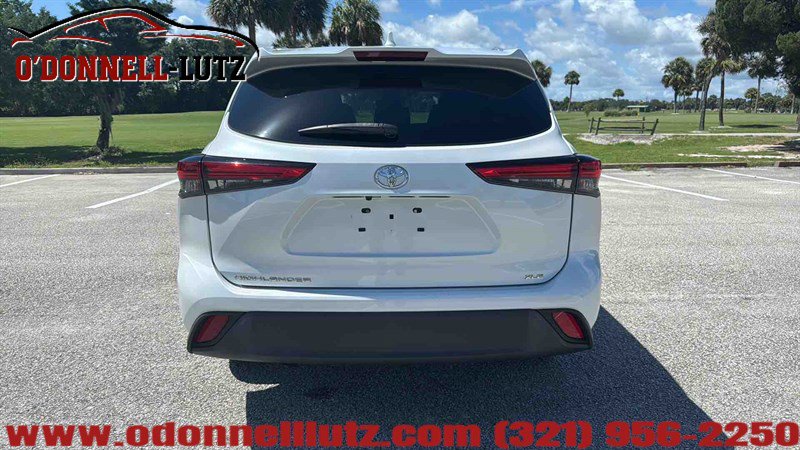Used 2022 Toyota Highlander XLE FWD image 9