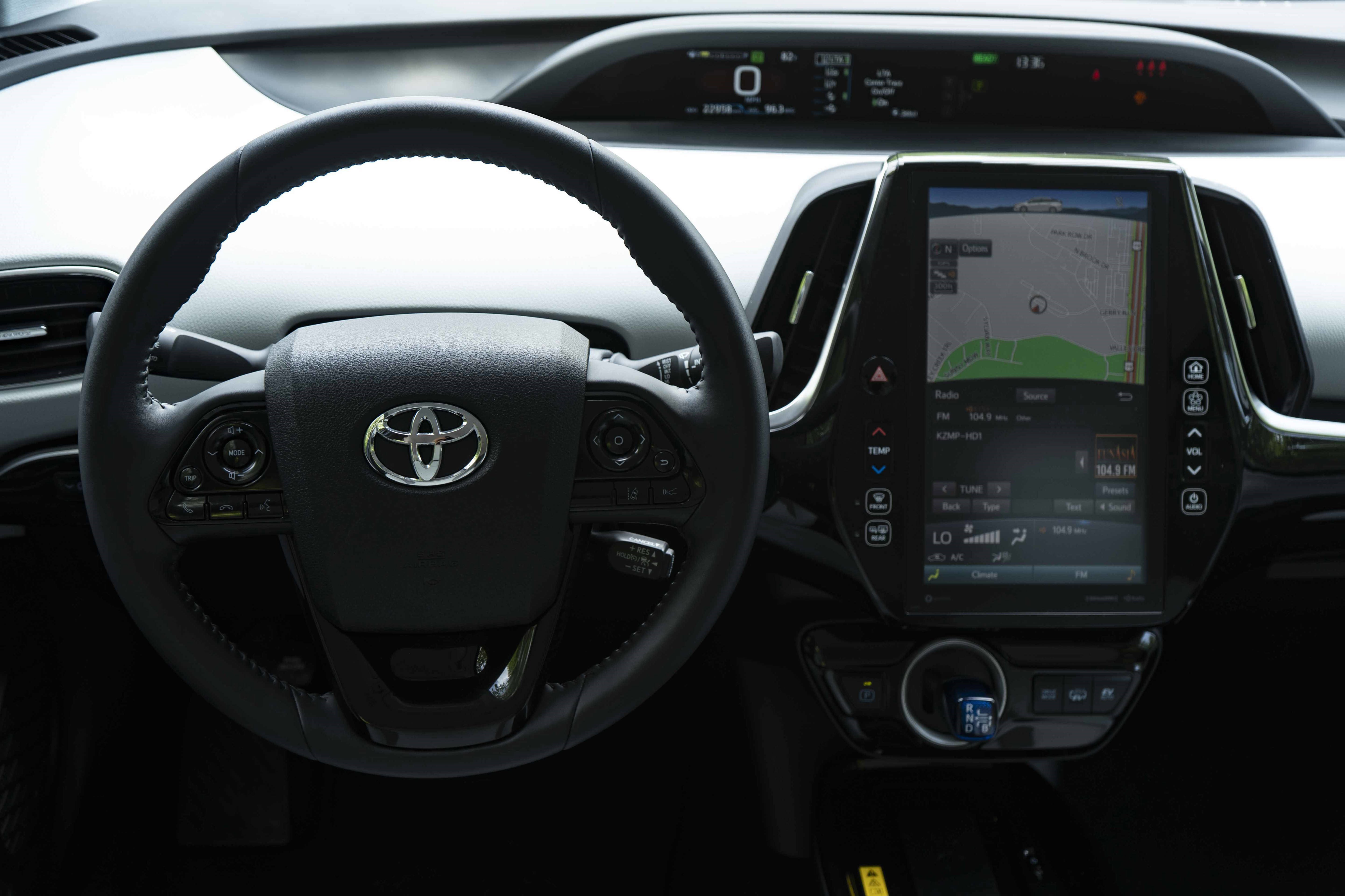 Used 2022 Toyota Prius Prime XLE image 19