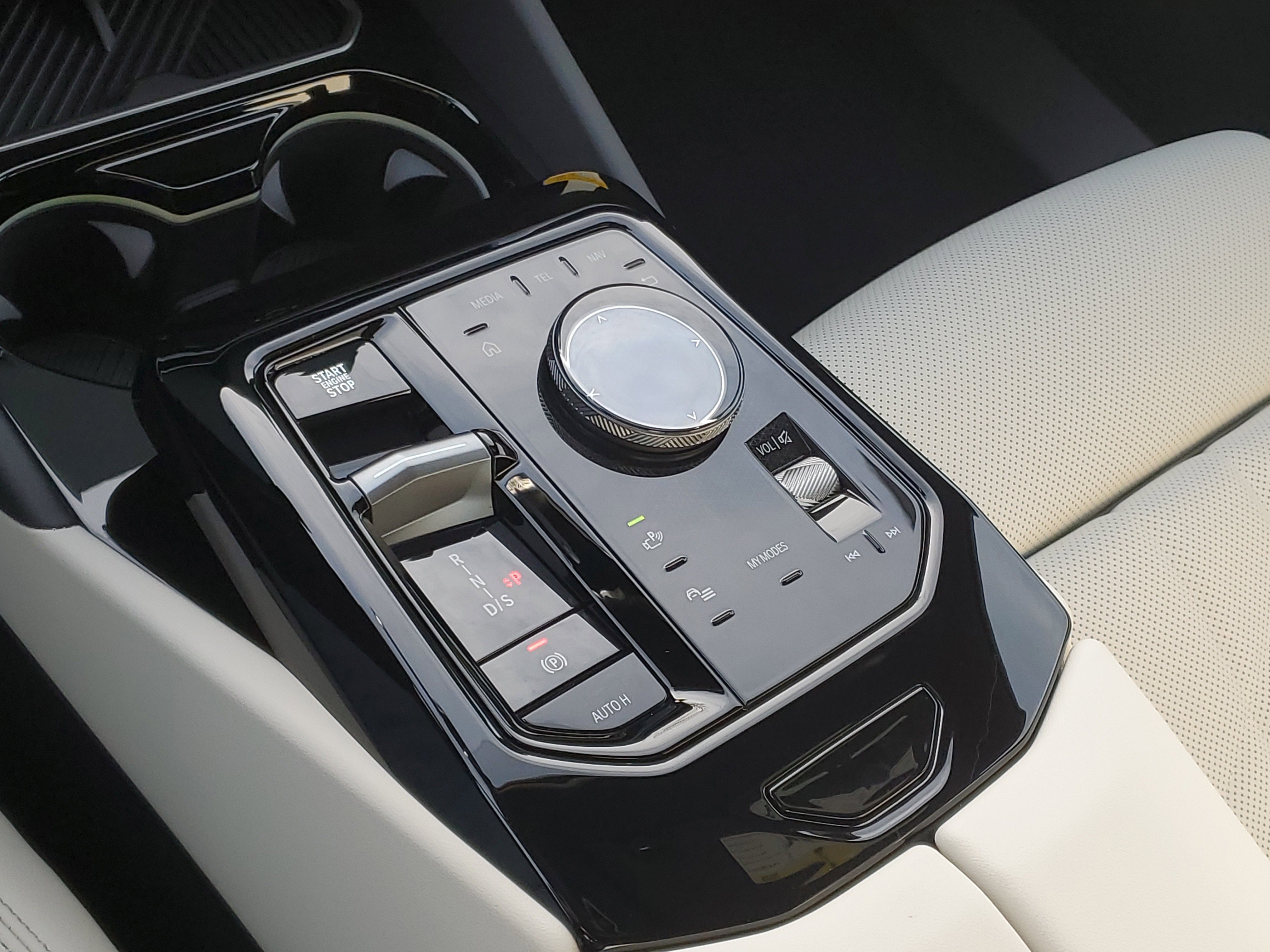 New 2026 BMW 530i xDrive w/ Premium Package image 19