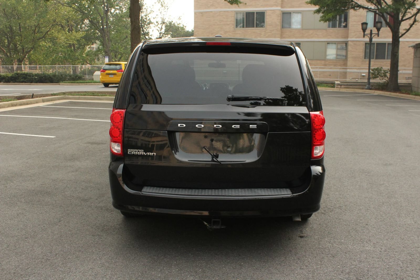 Used 2015 Dodge Grand Caravan SXT w/ Blacktop Package FWD image 8