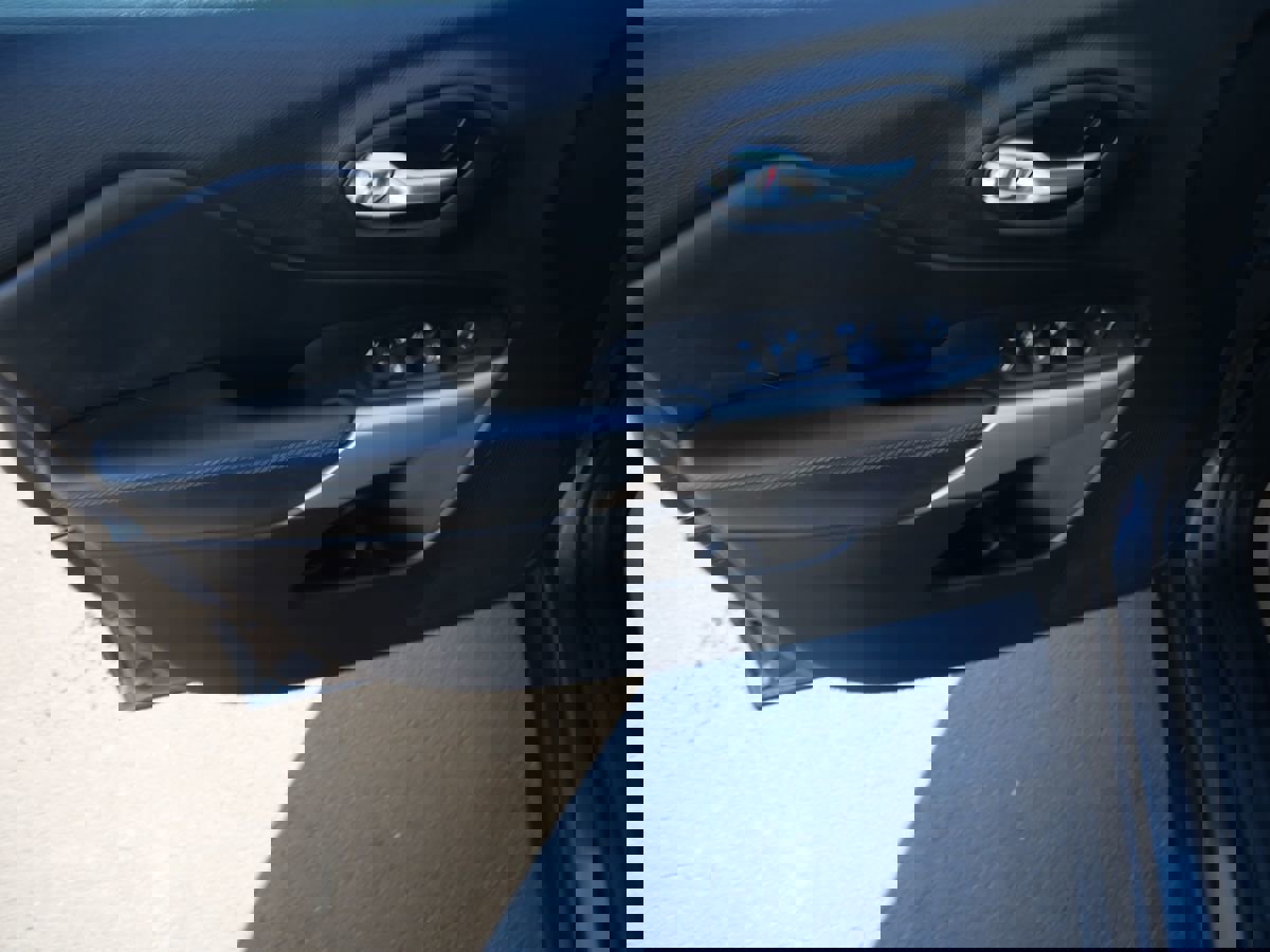 Used 2017 Jeep Cherokee Latitude w/ True North Edition image 18