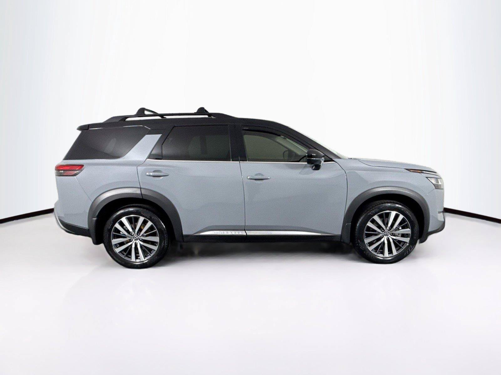 Used 2022 Nissan Pathfinder Platinum w/ Cargo Package AWD/4WD image 11