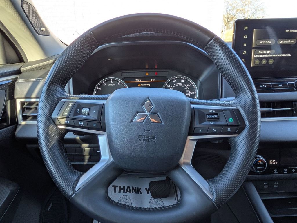 Used 2025 Mitsubishi Outlander SE image 14