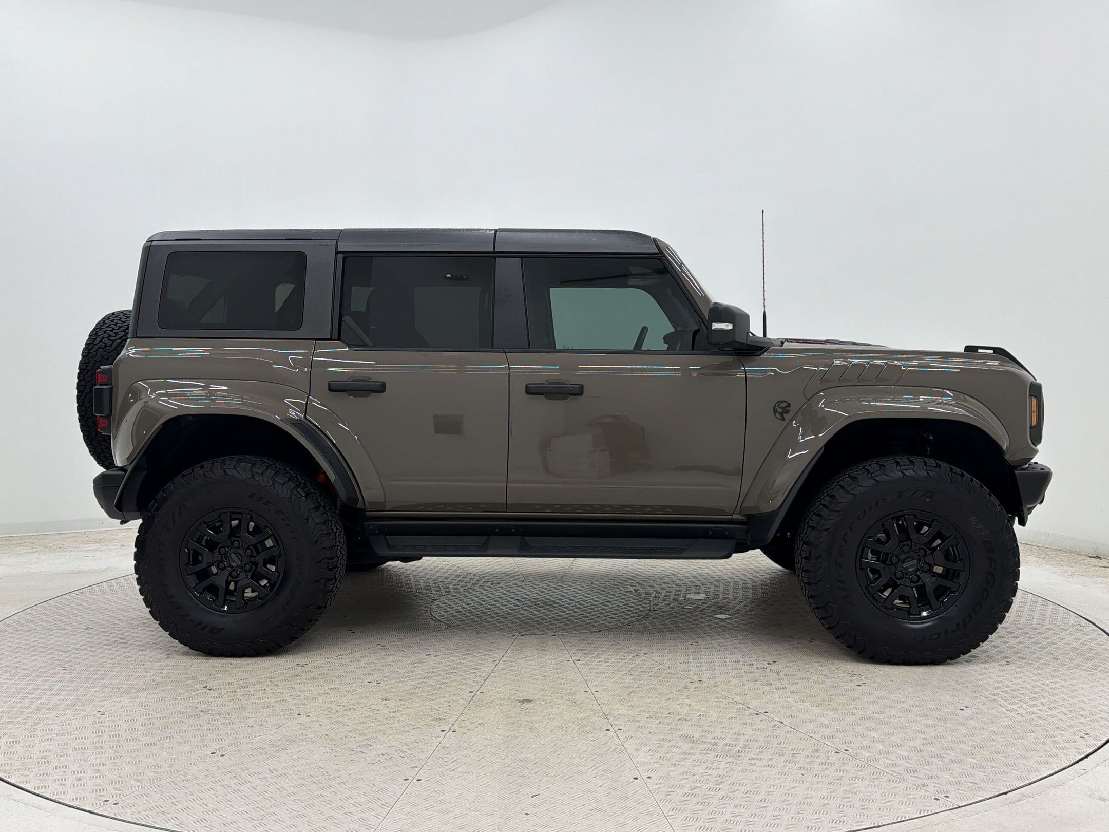 Used 2025 Ford Bronco Raptor w/ Interior Carbon Fiber Pack AWD/4WD image 8