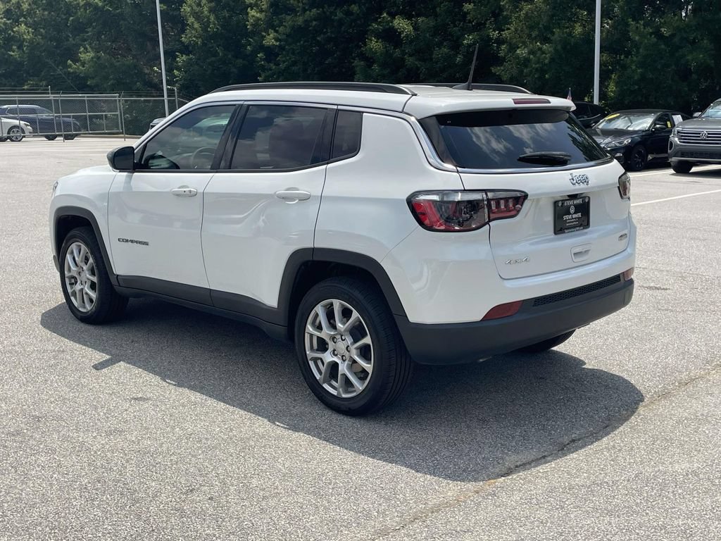 Used 2024 Jeep Compass Latitude AWD/4WD image 8