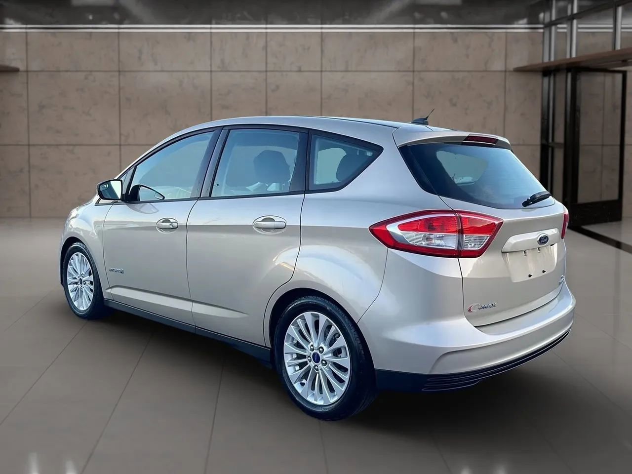 Used 2017 Ford C-MAX SE image 3