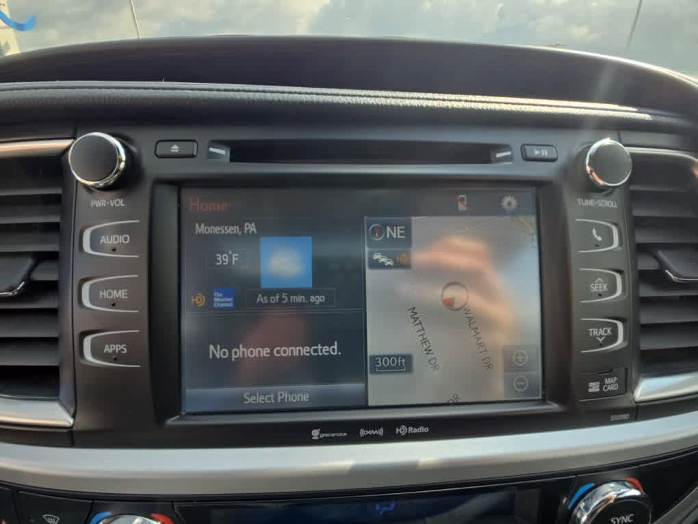 Used 2019 Toyota Highlander XLE AWD/4WD image 34