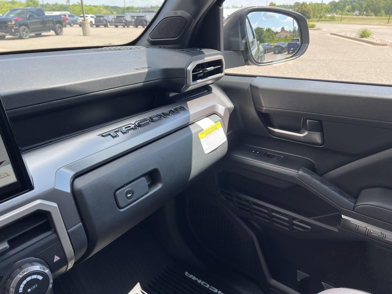 Used 2026 Toyota Tacoma TRD Sport w/ TRD Sport Upgrade Package AWD/4WD image 9