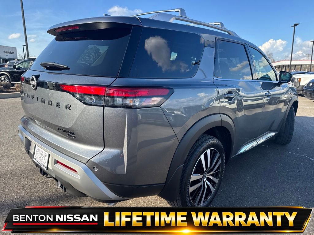 Used 2025 Nissan Pathfinder Platinum w/ Black Appearance Package image 9