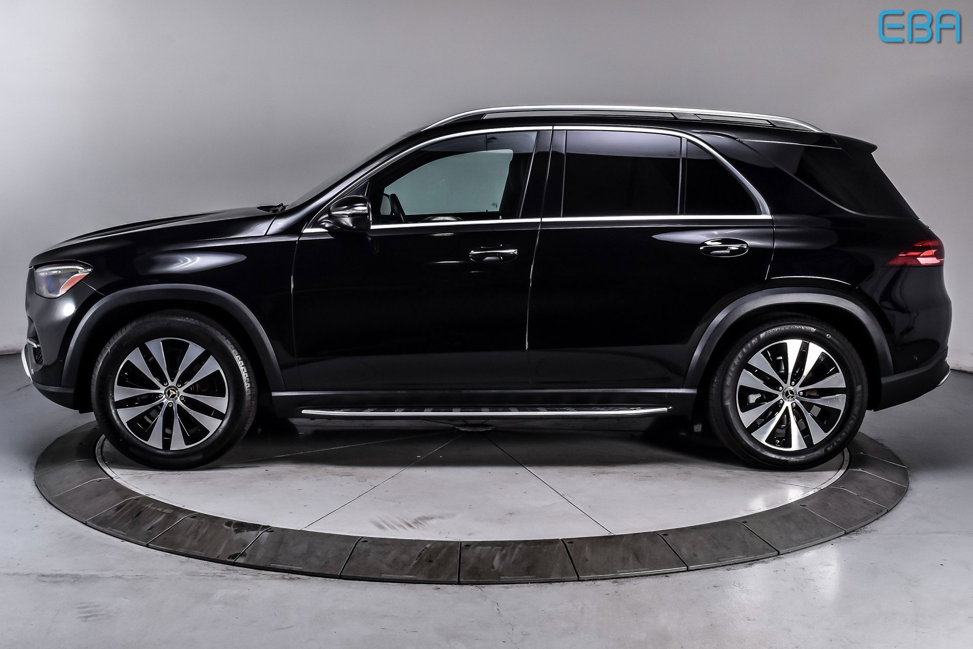 Used 2024 Mercedes-Benz GLE 350 4MATIC image 3