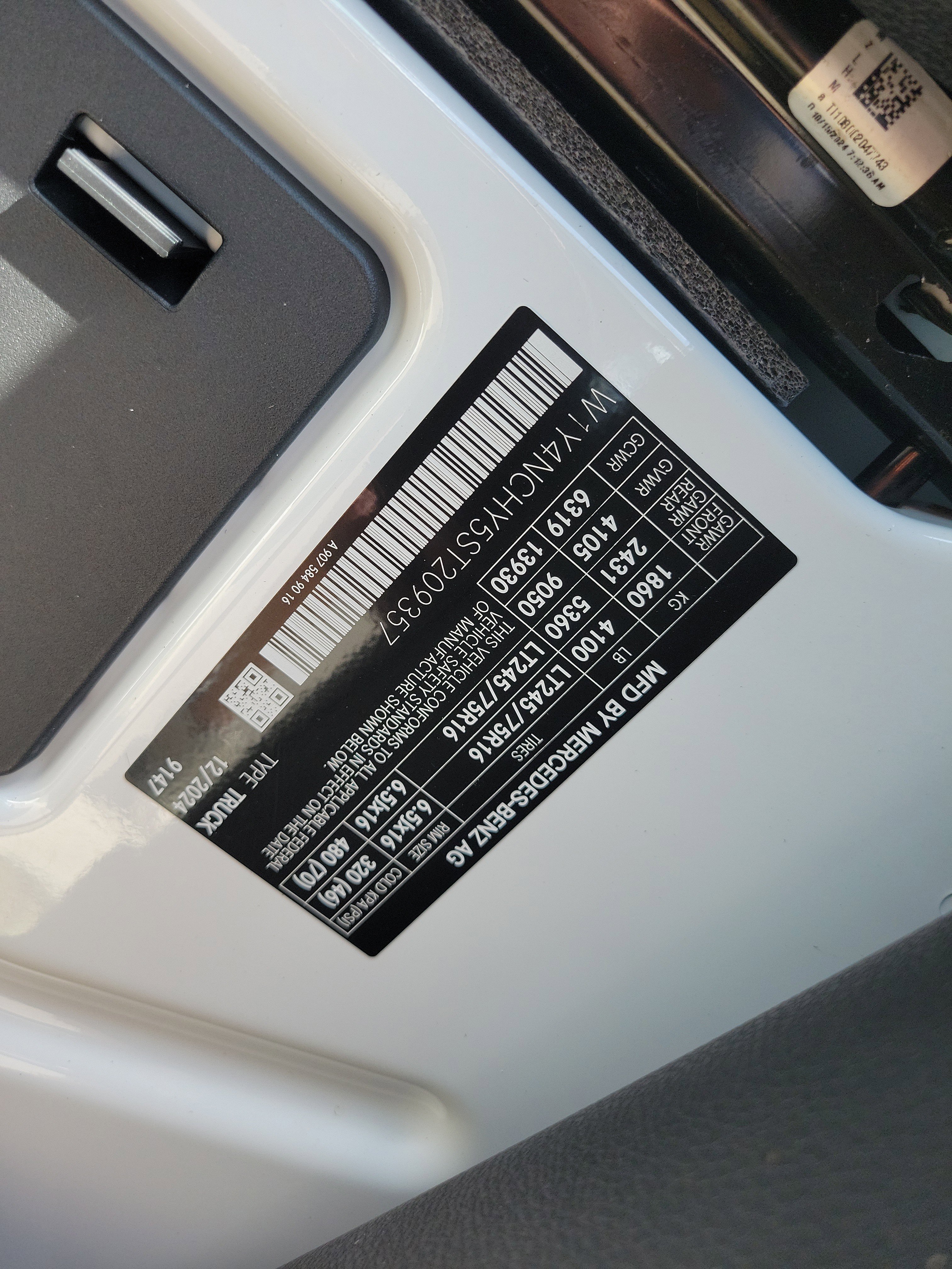 Used 2025 Mercedes-Benz Sprinter 2500 image 33