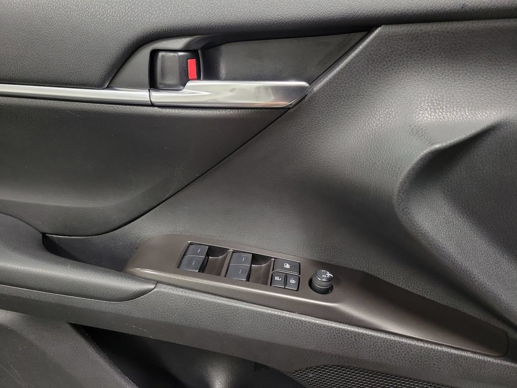 Used 2024 Toyota Camry SE FWD image 27