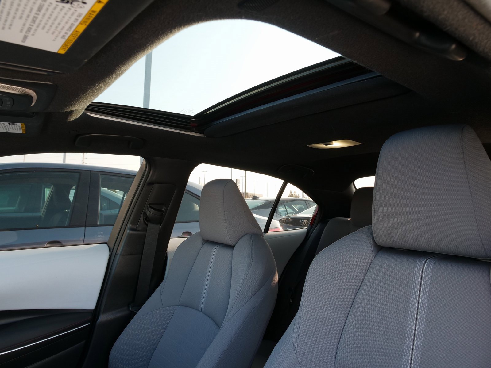 Used 2023 Toyota Corolla SE w/ SE Premium Package image 28