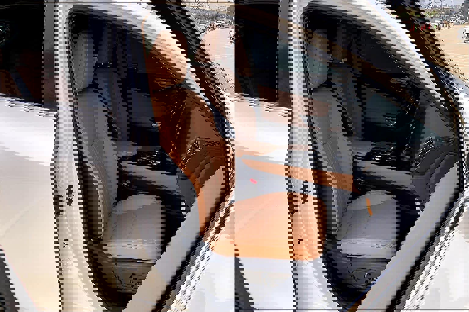 Used 2025 Lexus NX 250 FWD w/ Accessory Package (2T) image 8