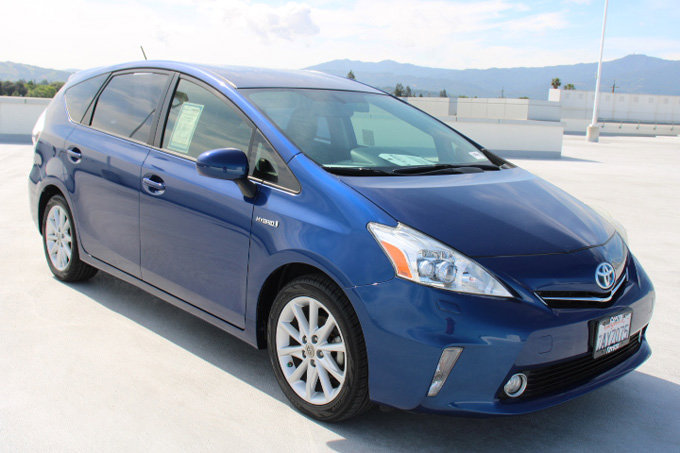 Used 2013 Toyota Prius V Five FWD image 2